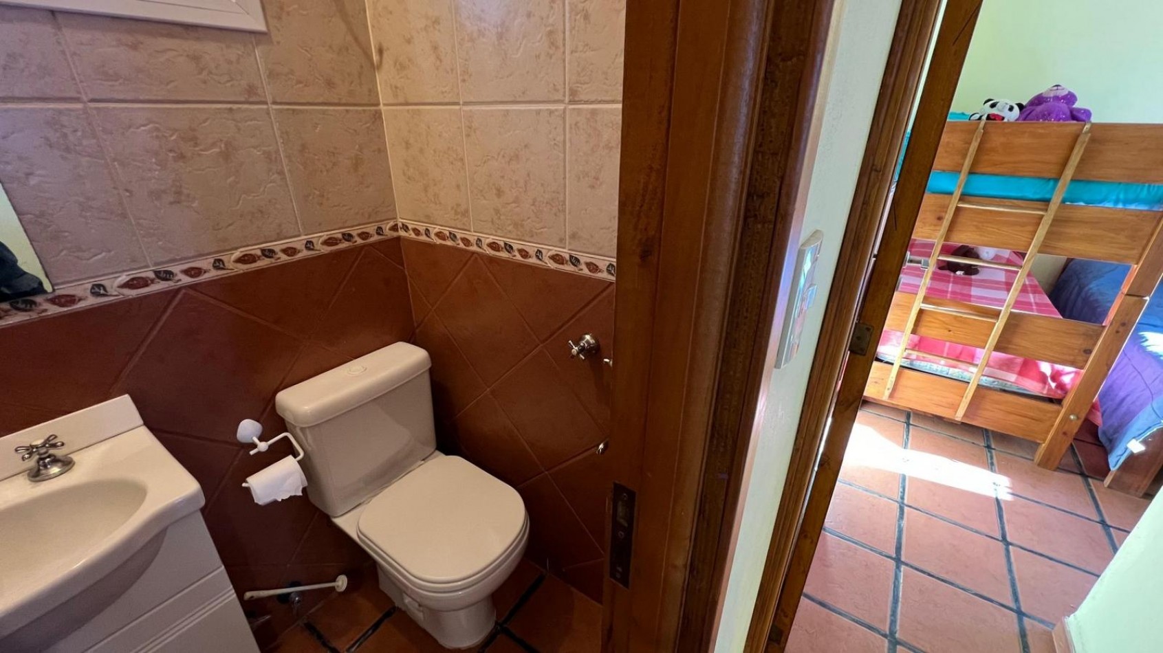 CASA CON LOTE MULTI-FAMILIAR HOTELERO 