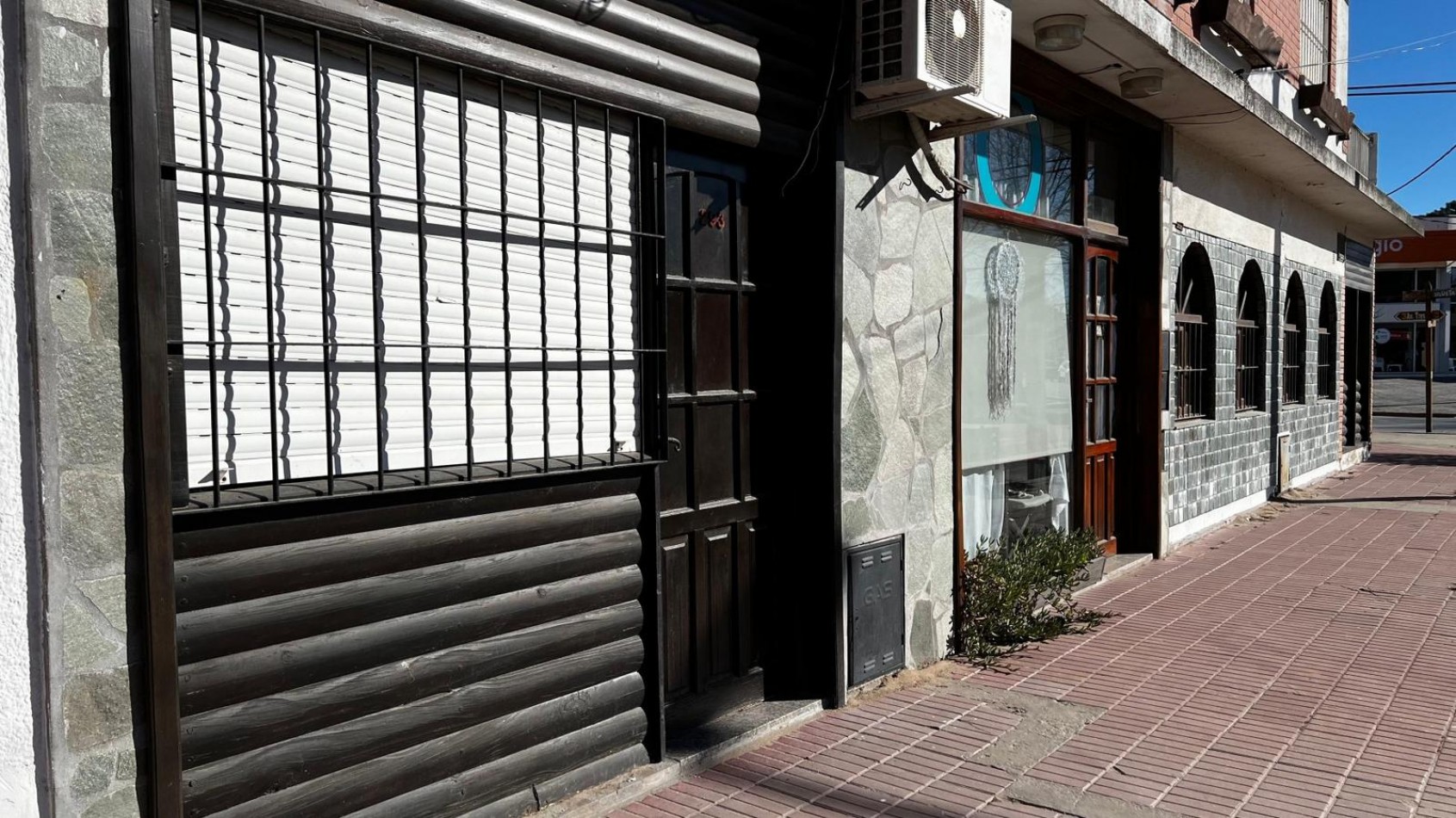 A LA VENTA - LOCAL CON MONOAMBIENTE EN ZONA CENTRO DE VILLA GESELL