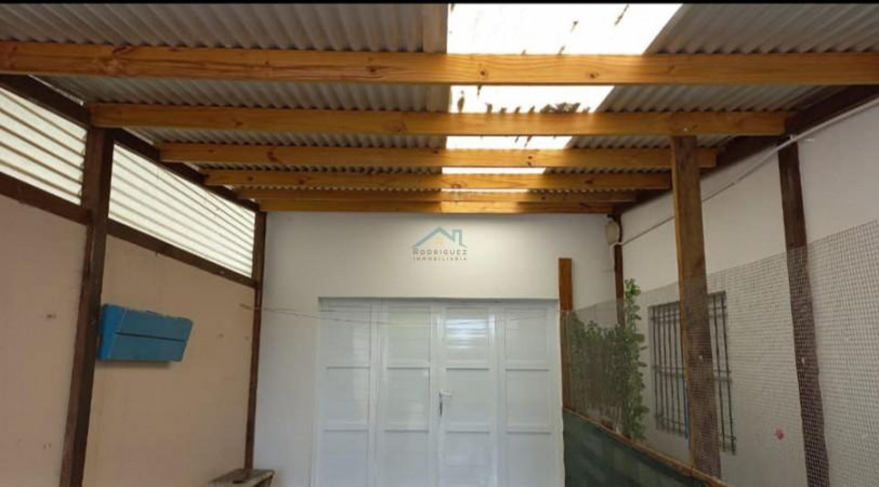 A LA VENTA - HOSTEL / COMPLEJO TURISTICO EN ZONA CENTRO DE VILLA GESELL