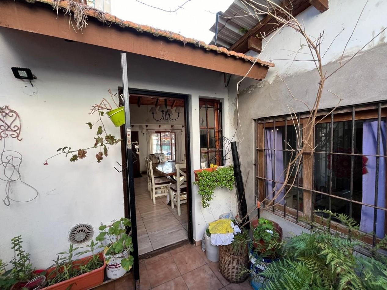 A LA VENTA - CASA 5 AMBIENTES EN ZONA CENTRO DE VILLA GESELL