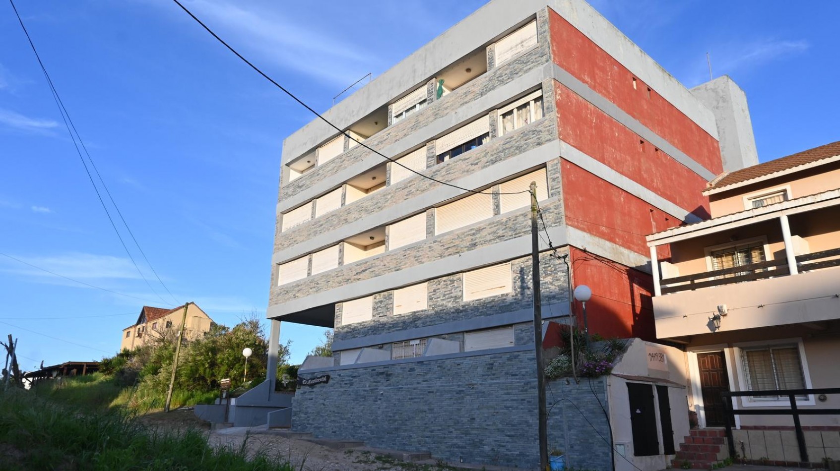 A LA VENTA - MONOAMBIENTE CON COCHERA Y SALIDA DIRECTA A LA PLAYA EN VILLA GESELL