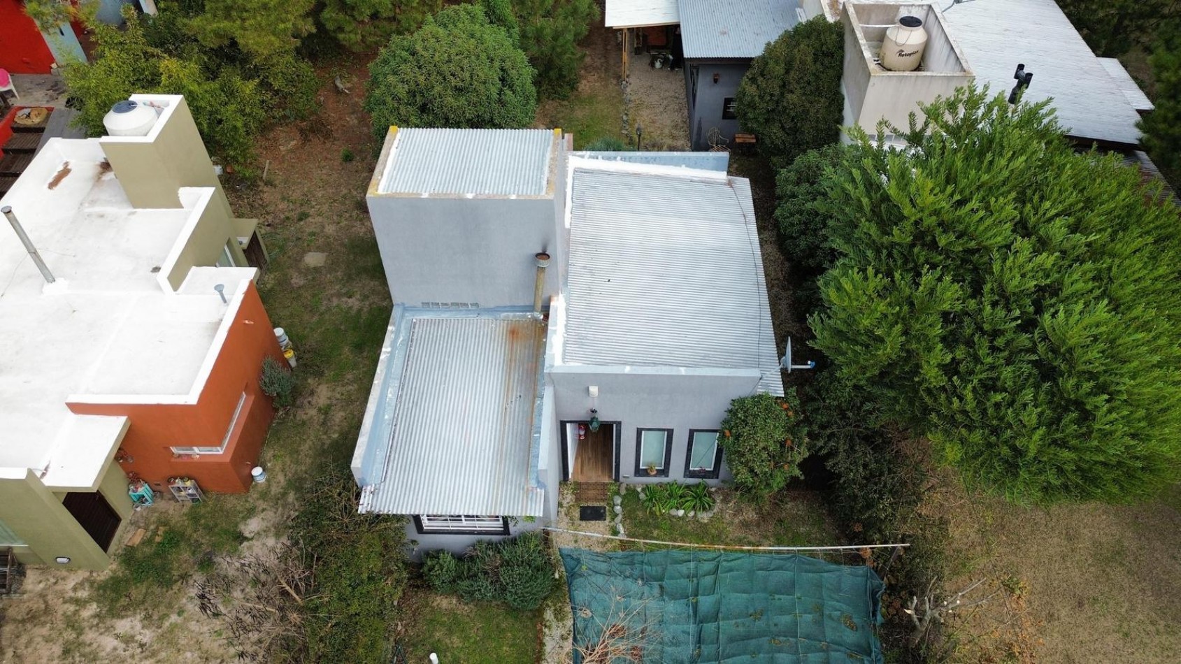 A LA VENTA CASA CON QUINCHO Y GRAN PARQUE EN MAR AZUL