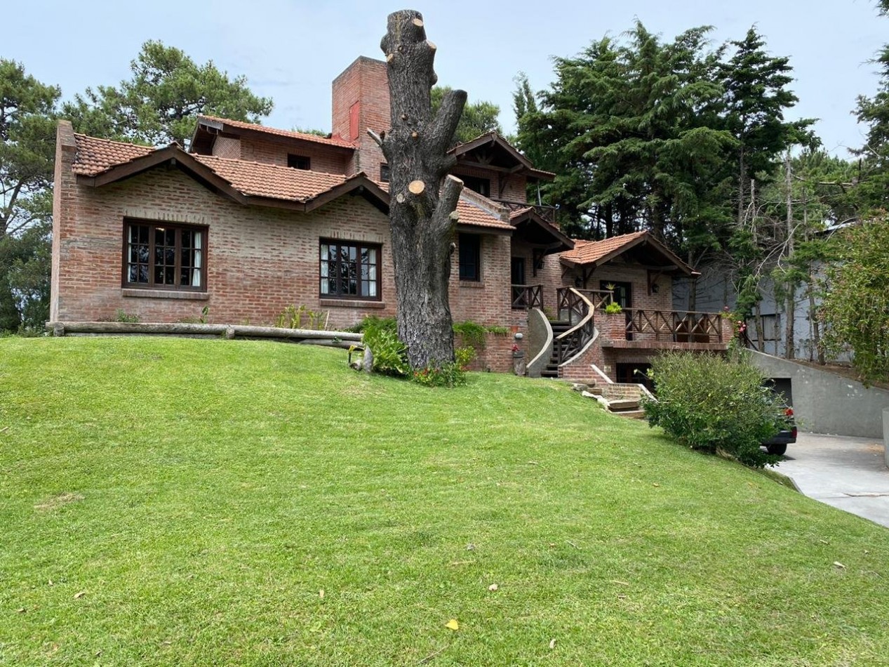 A LA VENTA CASA 4 AMBIENTES CON VISTA AL GOLF - VILLA GESELL