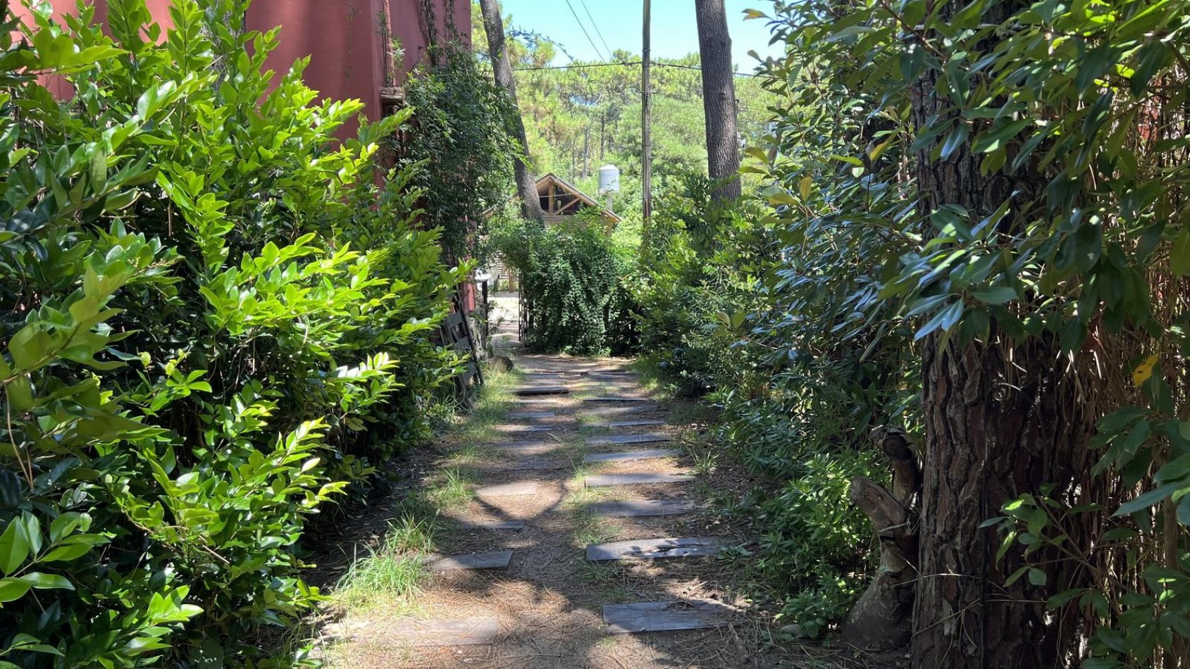 A LA VENTA DOS CABAÑAS EN BLOCK A 3 CUADRAS DEL MAR - MAR AZUL