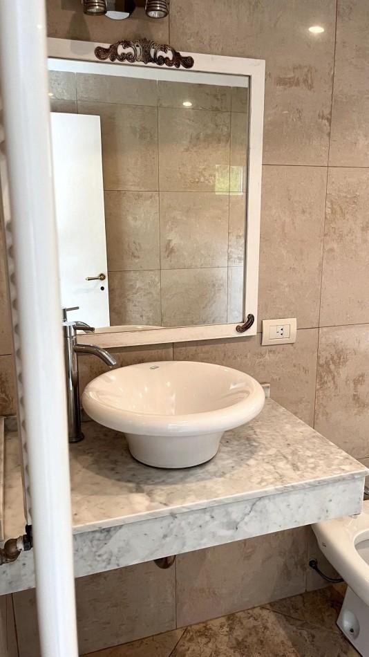 A LA VENTA CASA 5 AMBIENTES CON PISCINA - CENTRO DE VILLA GESELL