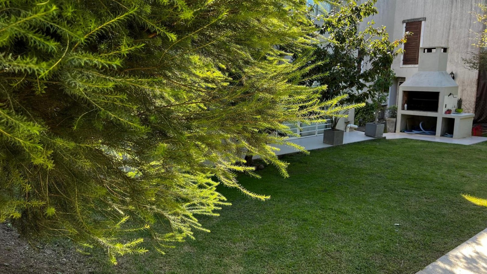 A LA VENTA CASA 5 AMBIENTES CON PISCINA - CENTRO DE VILLA GESELL