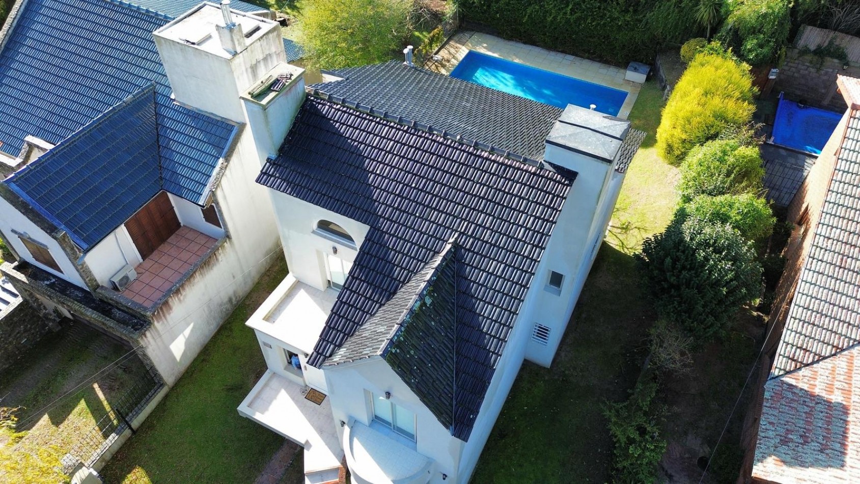 A LA VENTA CASA 5 AMBIENTES CON PISCINA - CENTRO DE VILLA GESELL