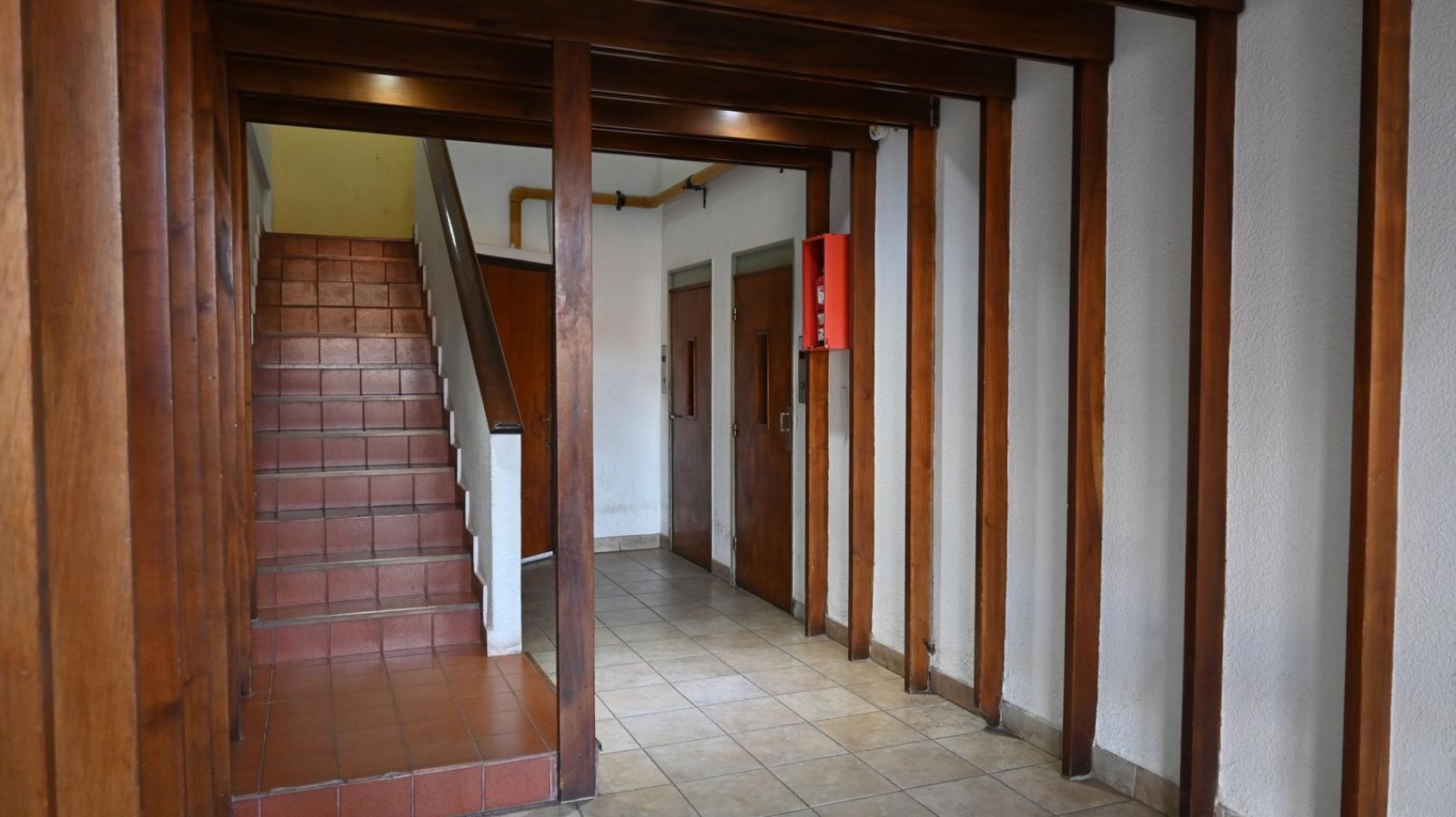 A LA VENTA DEPARTAMENTO DE 2 AMBIENTES FRENTE A PLAZA PRIMERA JUNTA, VILLA GESELL