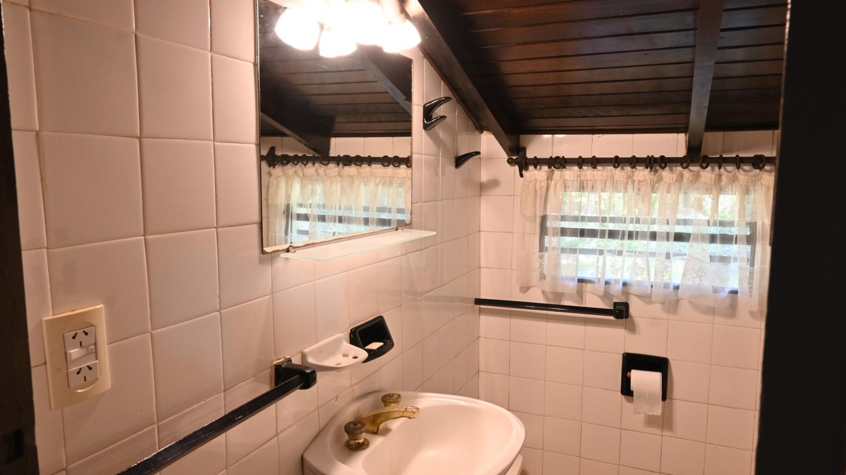 TITULO: A LA VENTA CASA DE 5 AMBIENTES EN BARRIO NORTE - VILLA GESELL