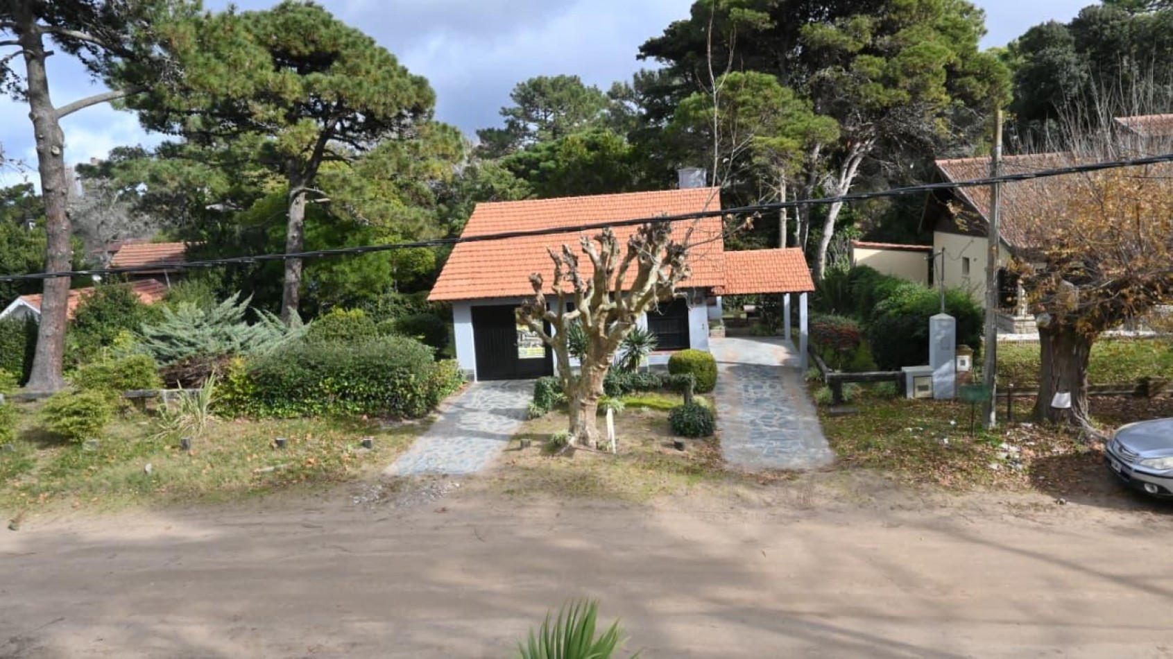 TITULO: A LA VENTA CASA DE 5 AMBIENTES EN BARRIO NORTE - VILLA GESELL