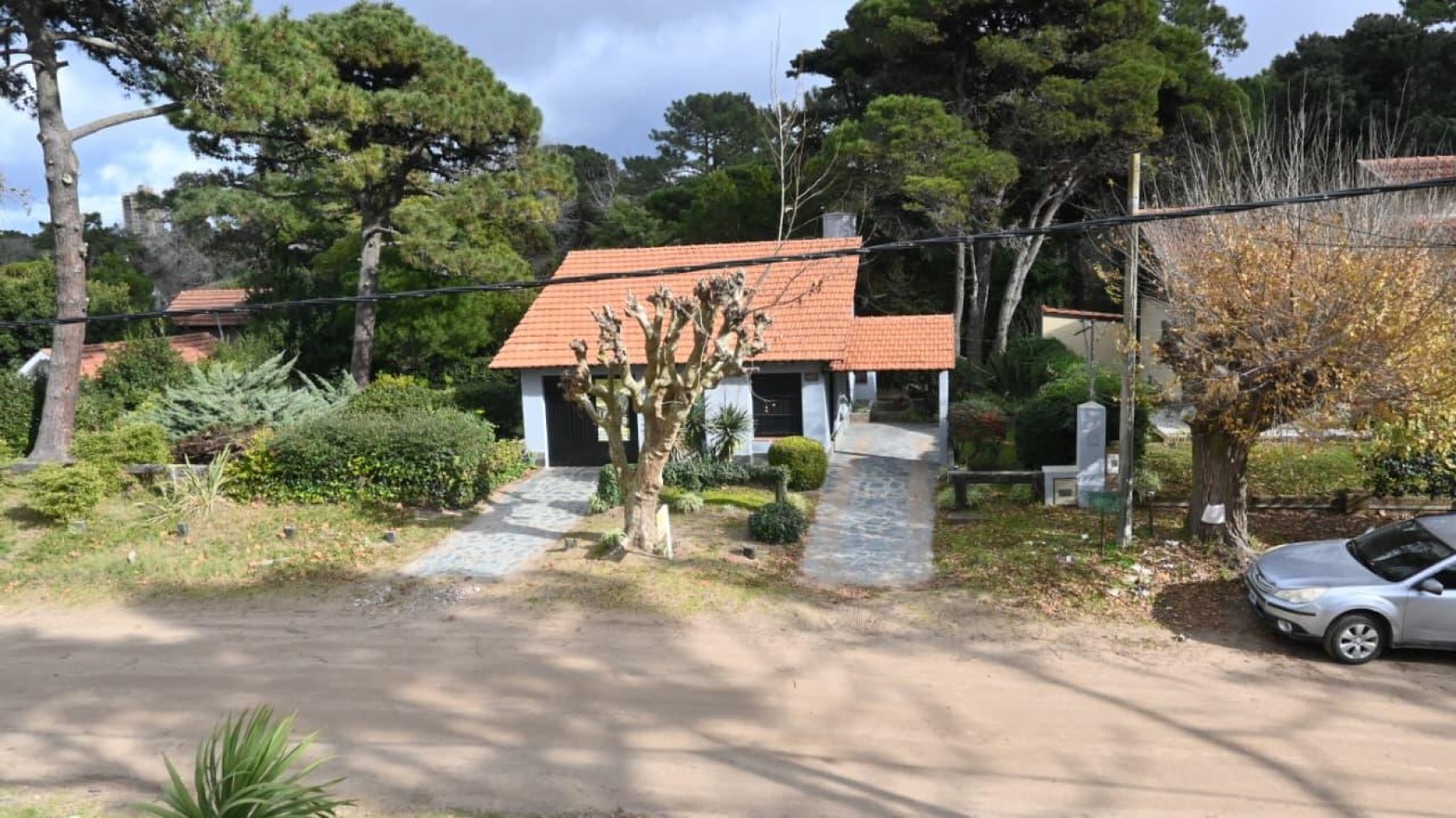 TITULO: A LA VENTA CASA DE 5 AMBIENTES EN BARRIO NORTE - VILLA GESELL