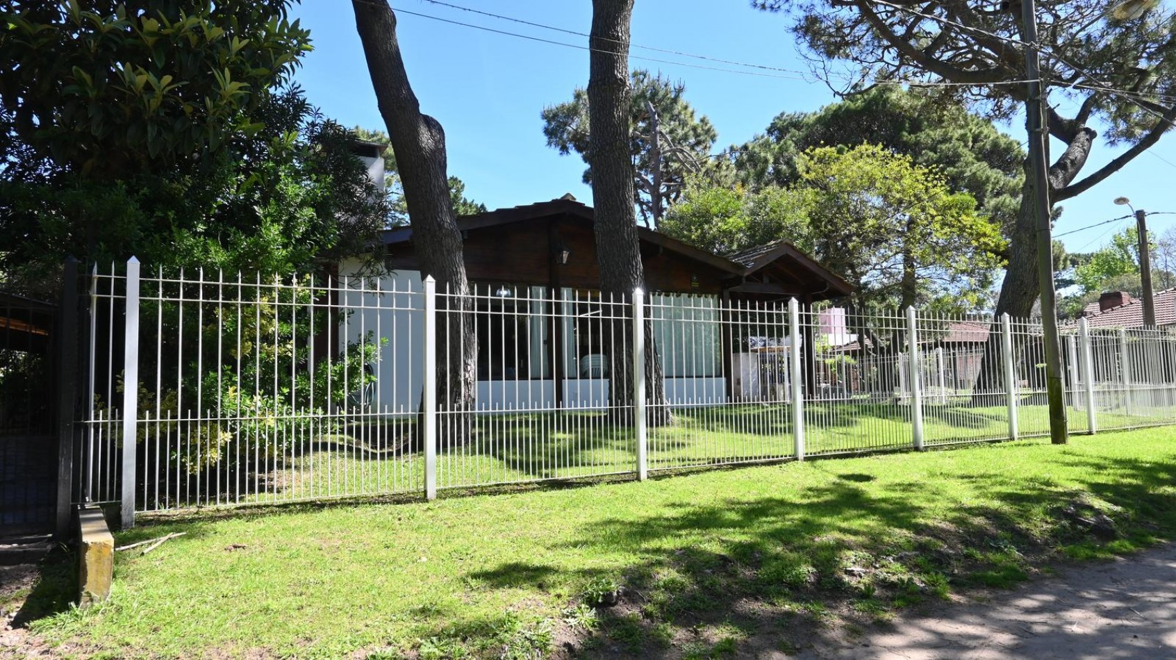  A LA VENTA CASA DE 3 DORMITORIOS EN VILLA GESELL