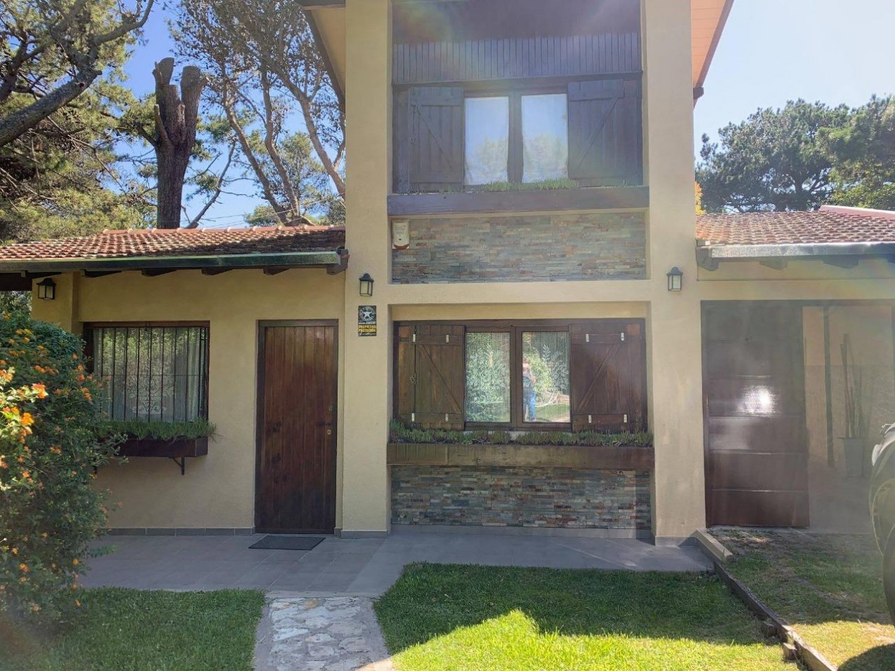 A LA VENTA CASA DE 3 AMBIENTES EN BARRIO NORTE