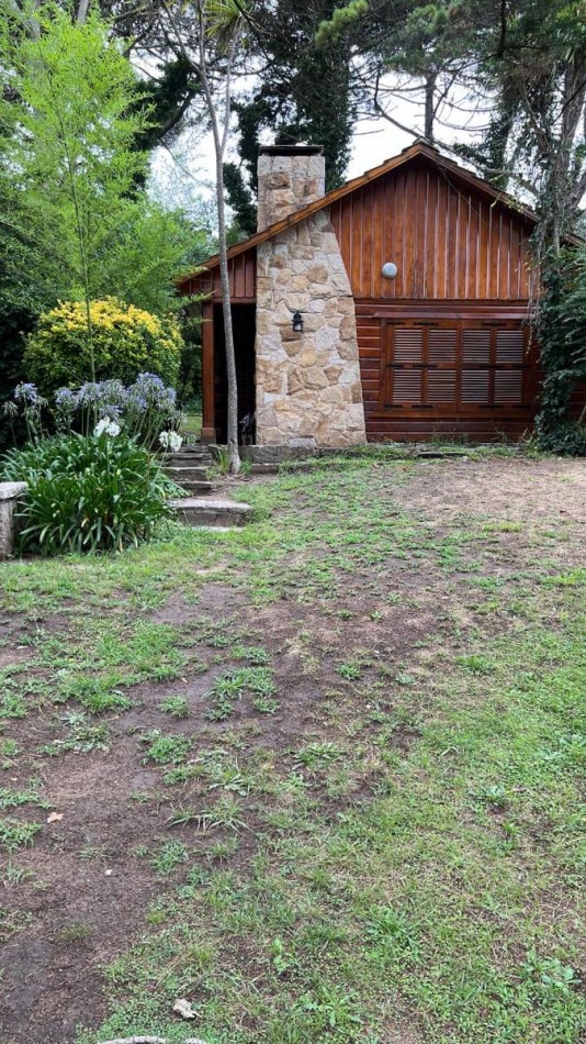 A LA VENTA CASA DE 4 AMBIENTES 