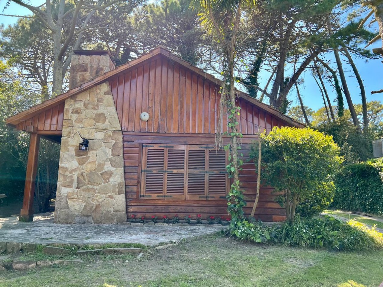 A LA VENTA CASA DE 4 AMBIENTES 