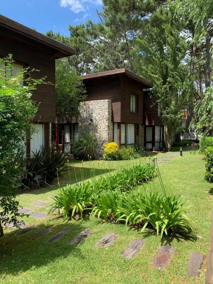 A LA VENTA COMPLEJO EN MAR AZUL