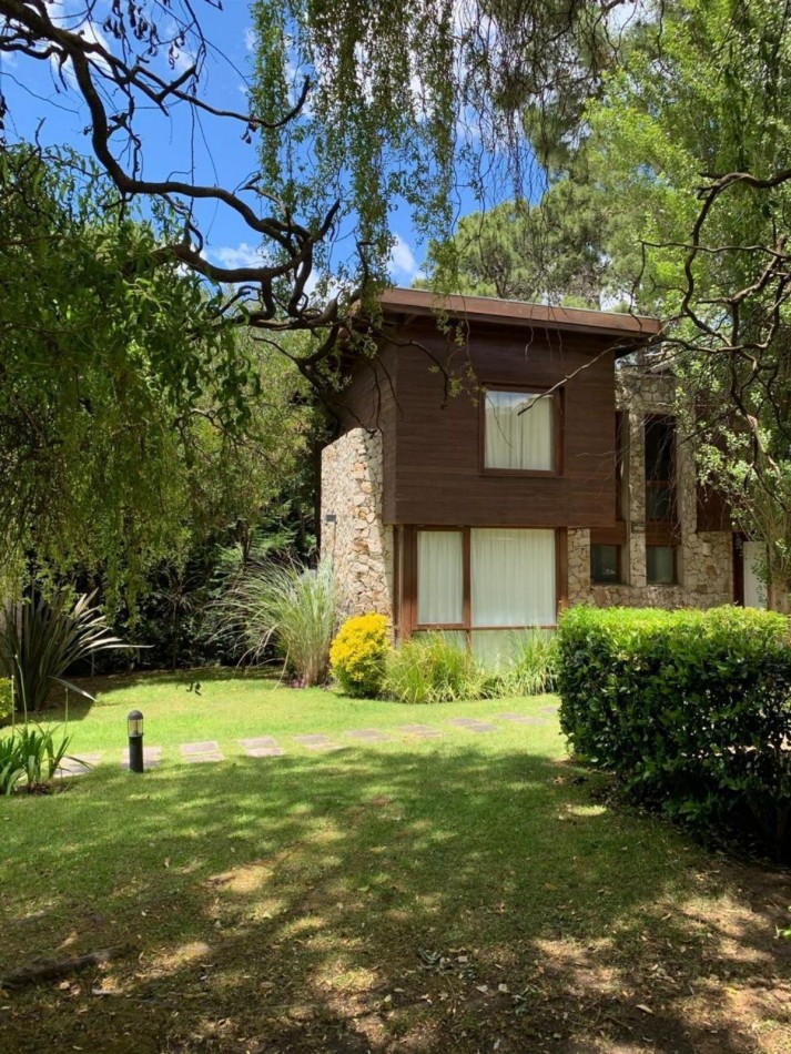 A LA VENTA COMPLEJO EN MAR AZUL