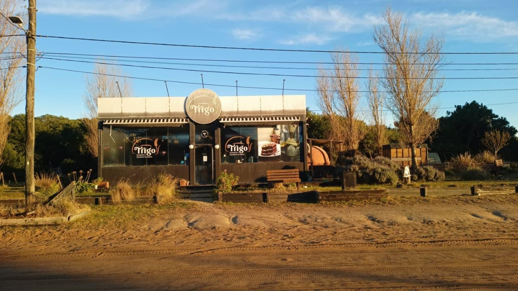 LOCAL COMERCIAL A LA VENTA EN MAR DE LAS PAMPAS