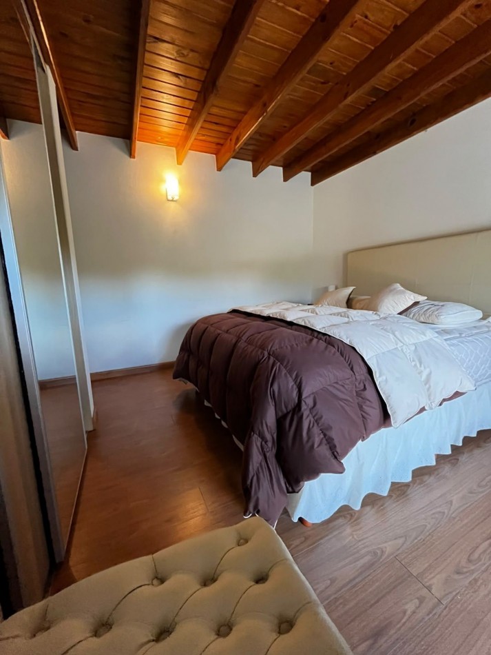 CASA MODERNA A LA VENTA EN MAR AZUL 