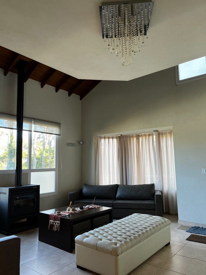 CASA MODERNA A LA VENTA EN MAR AZUL 