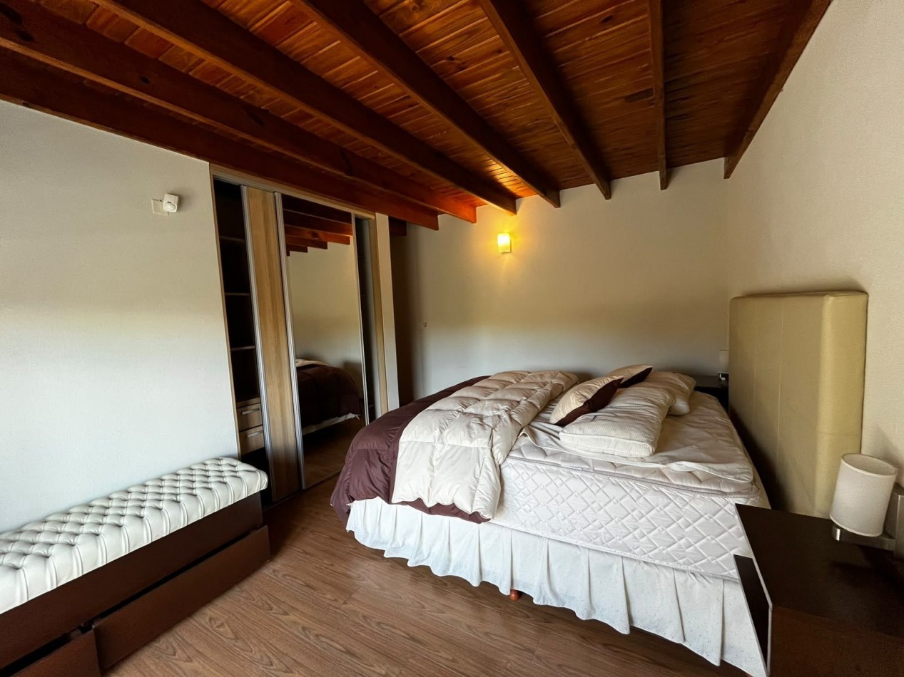CASA MODERNA A LA VENTA EN MAR AZUL 