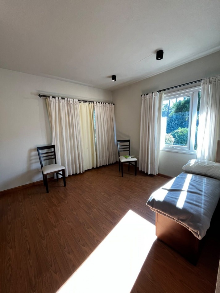 CASA MODERNA A LA VENTA EN MAR AZUL 