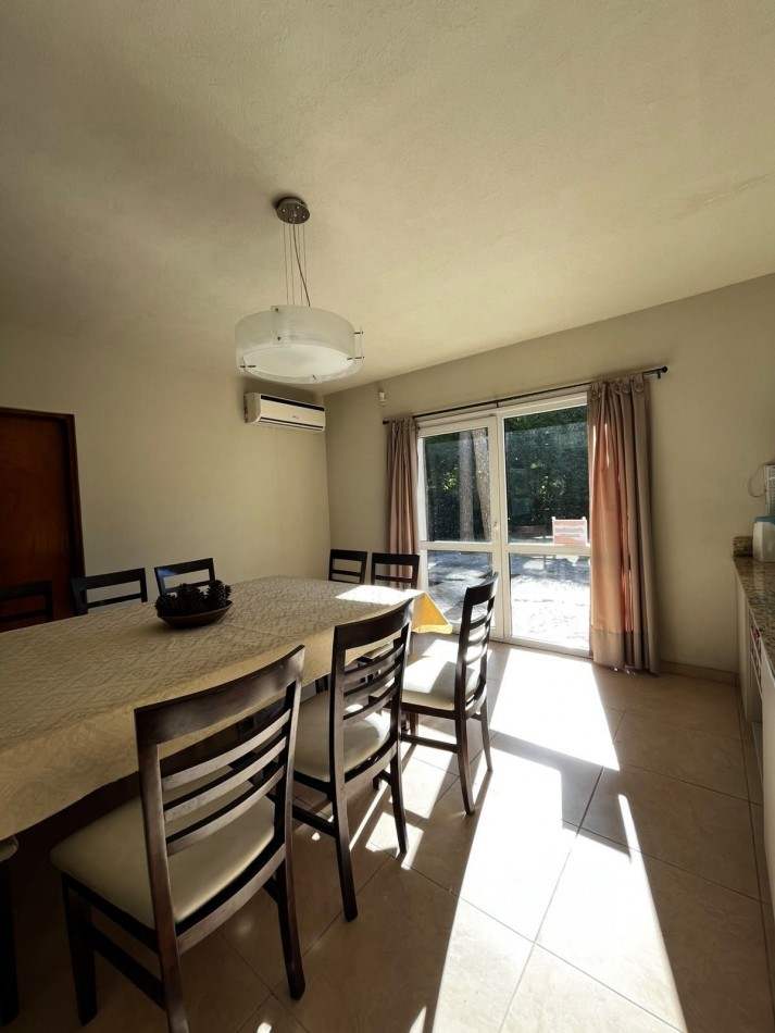 CASA MODERNA A LA VENTA EN MAR AZUL 