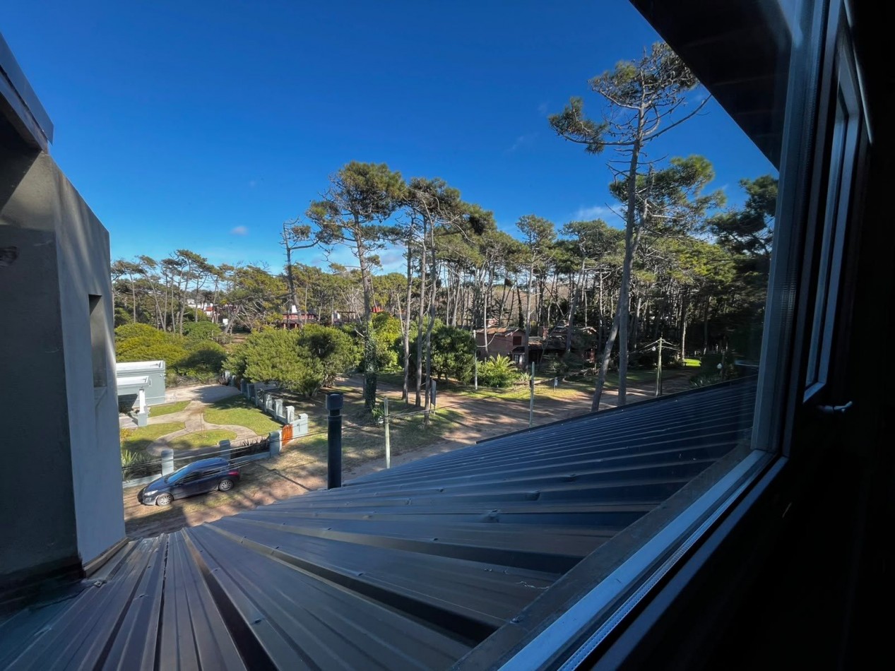 CASA MODERNA A LA VENTA EN MAR AZUL 