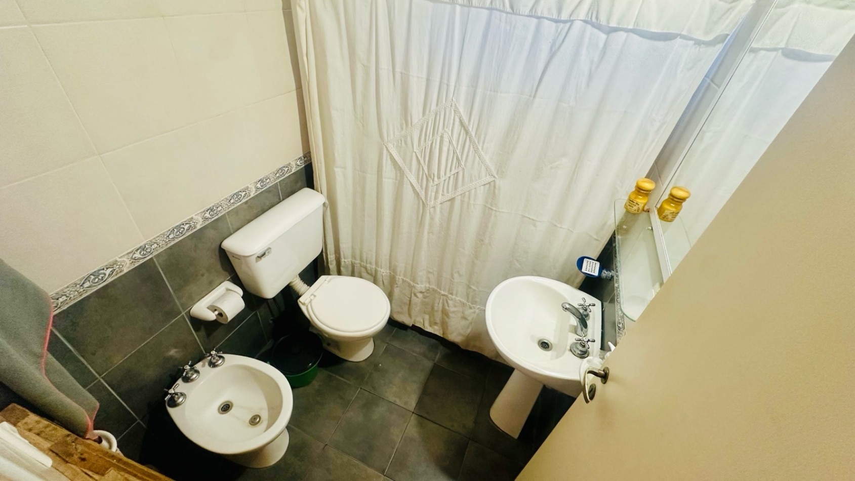 CASA 3 DORMITORIOS