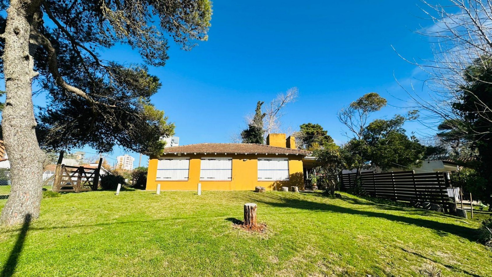 CASA 3 DORMITORIOS