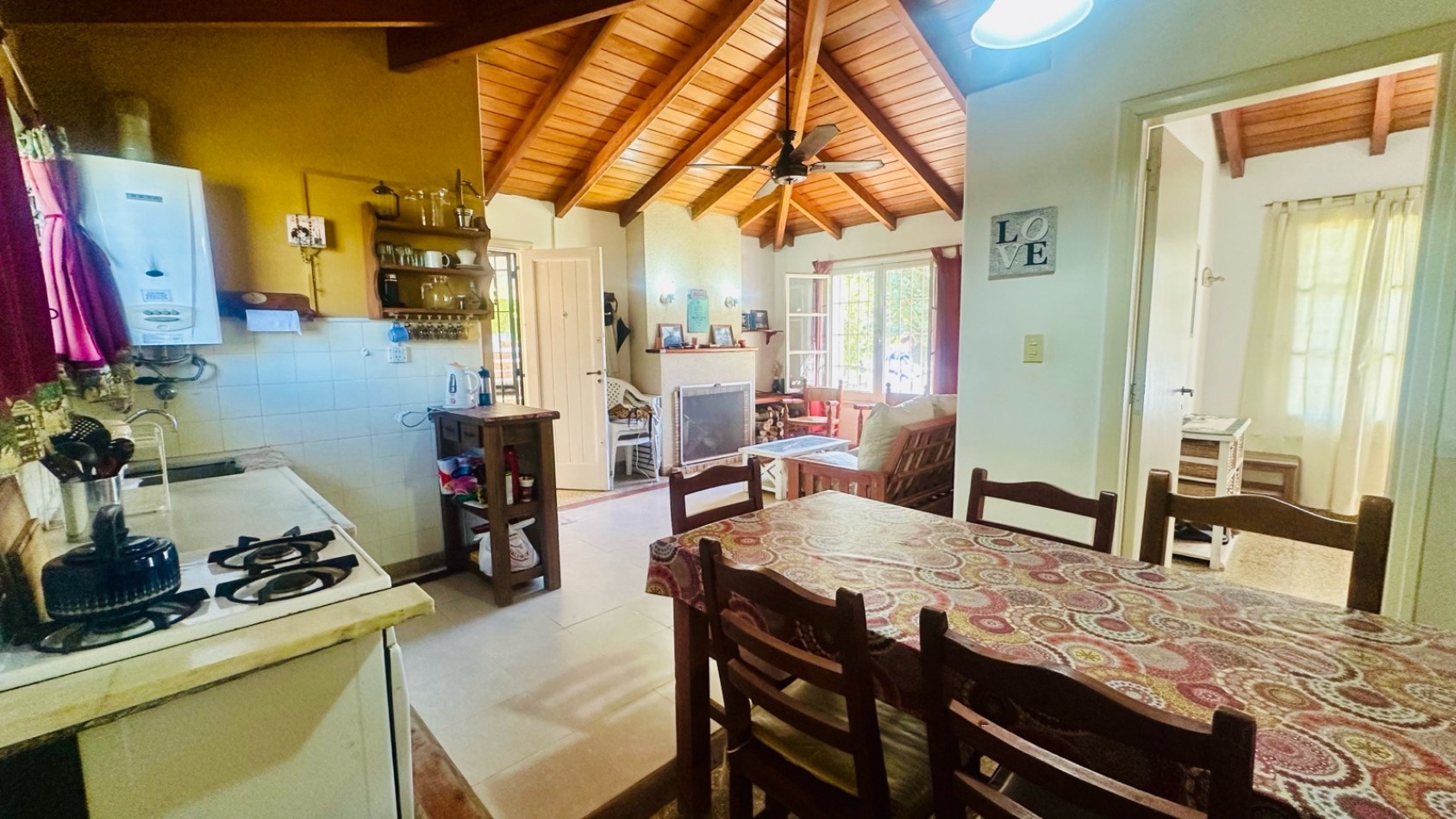 CASA 3 DORMITORIOS