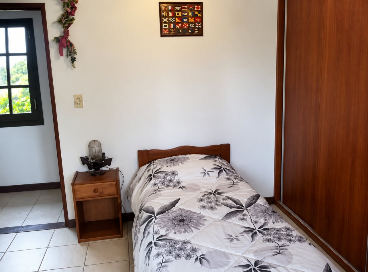 A LA VENTA CASA 4 AMBIENTES CON VISTA AL GOLF - VILLA GESELL