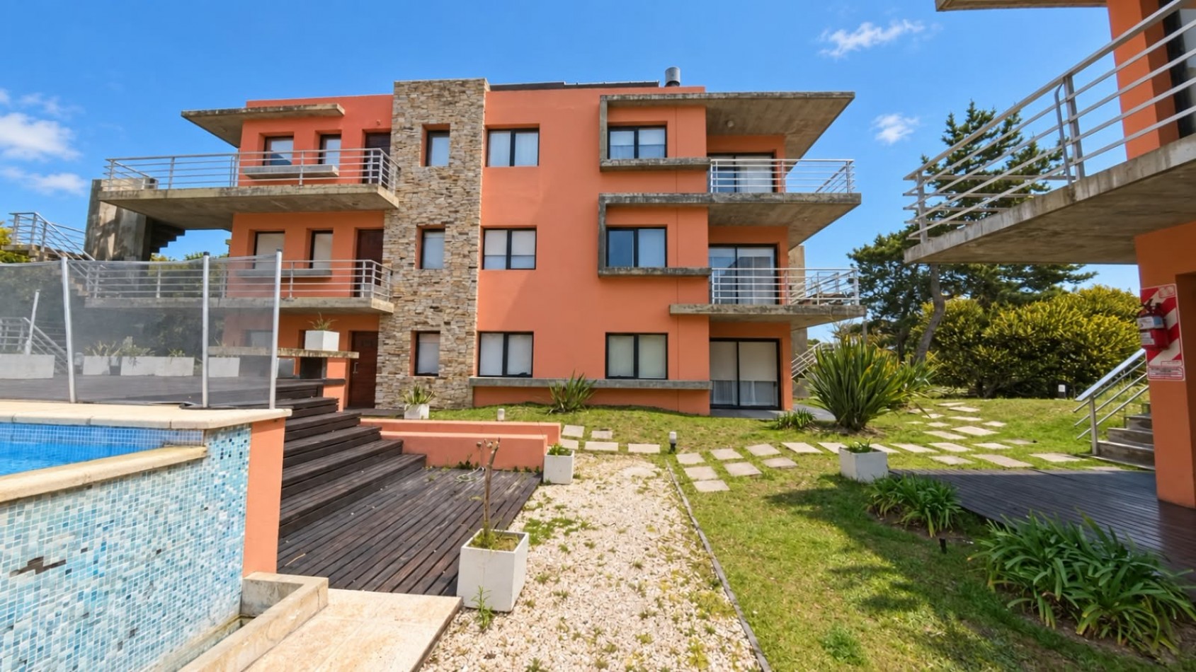 APARTAMENTO CON PISCINA ZONA SUR 