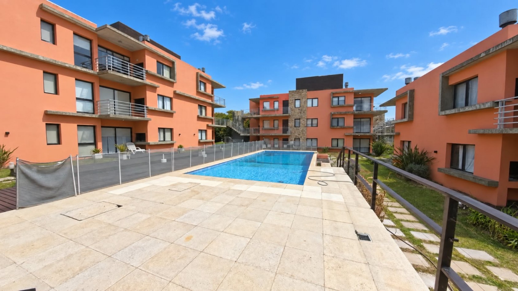 APARTAMENTO CON PISCINA ZONA SUR 