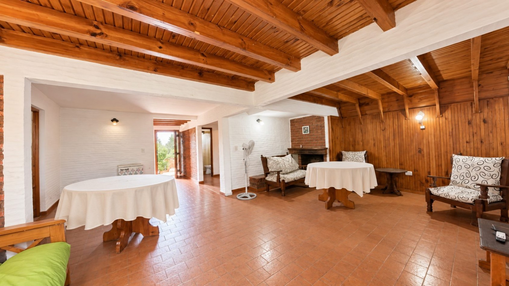 EN ALQUILER CASA 7 AMBIENTES PARA HASTA 14 PERSONAS - VILLA GESELL