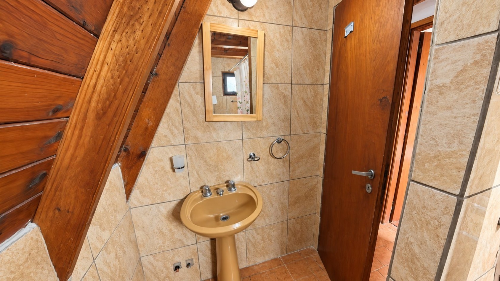 EN ALQUILER CASA 7 AMBIENTES PARA HASTA 14 PERSONAS - VILLA GESELL