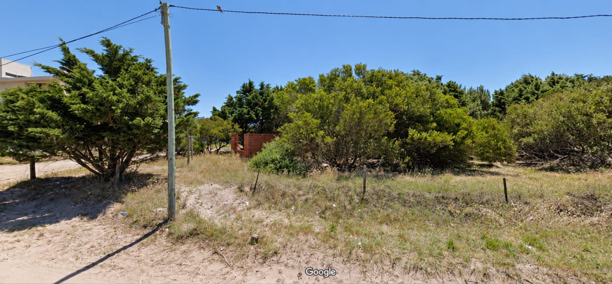 A LA VENTA TERRENO DE 2135 METROS EN VILLA GESELL