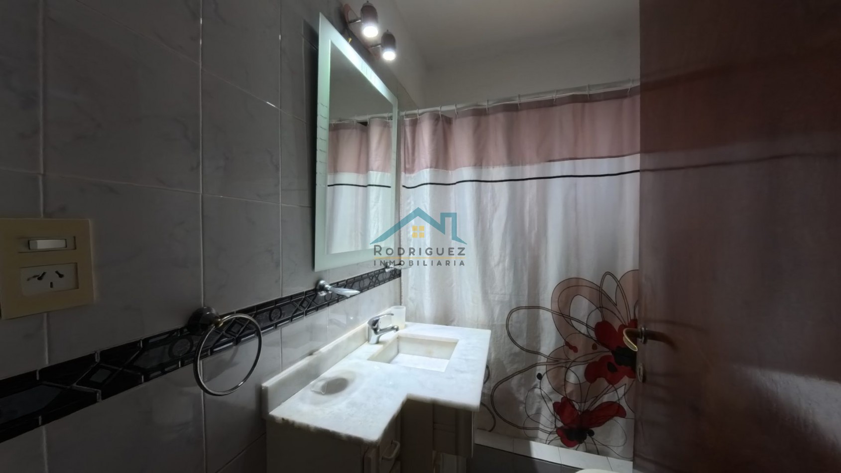 CASA EN ALQUILER TEMPORARIO BARRIO NORTE VILLA GESEL